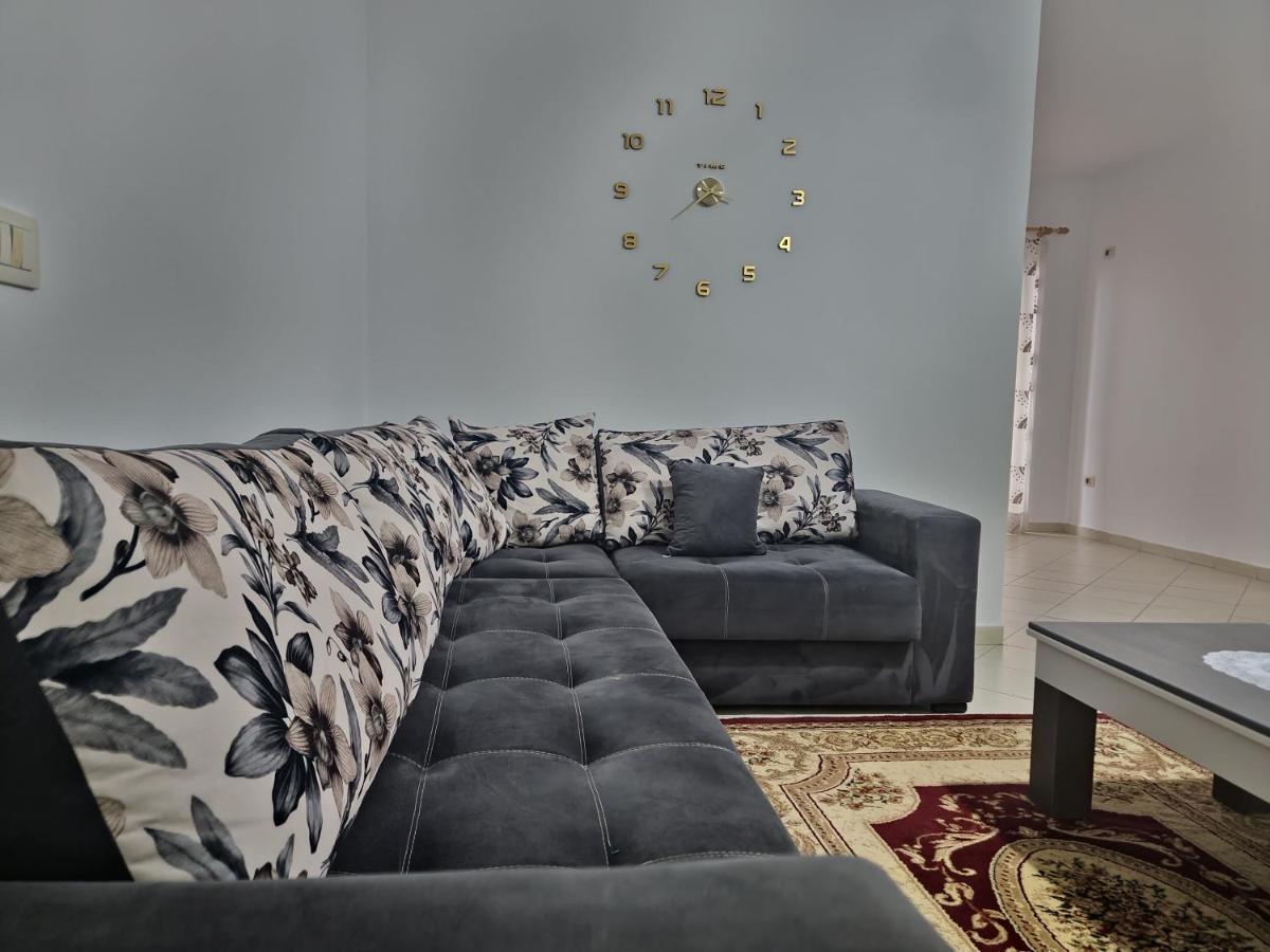Siar Apartment Tirana Esterno foto